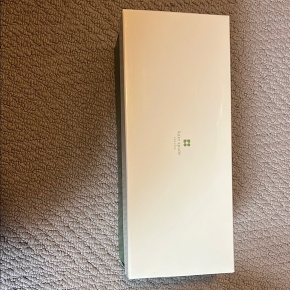 Kate Spade Cream and green box - Picture 1 of 6